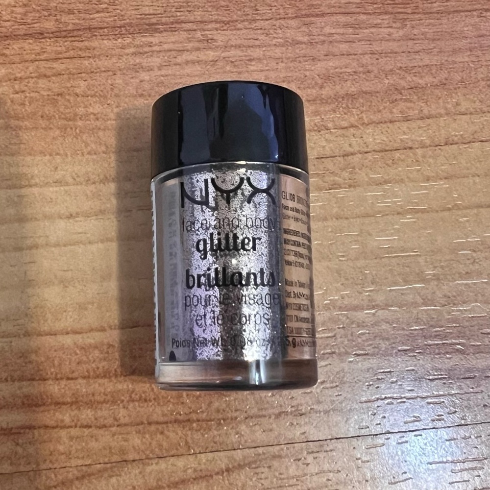 NYX Gold Glitter Makeup